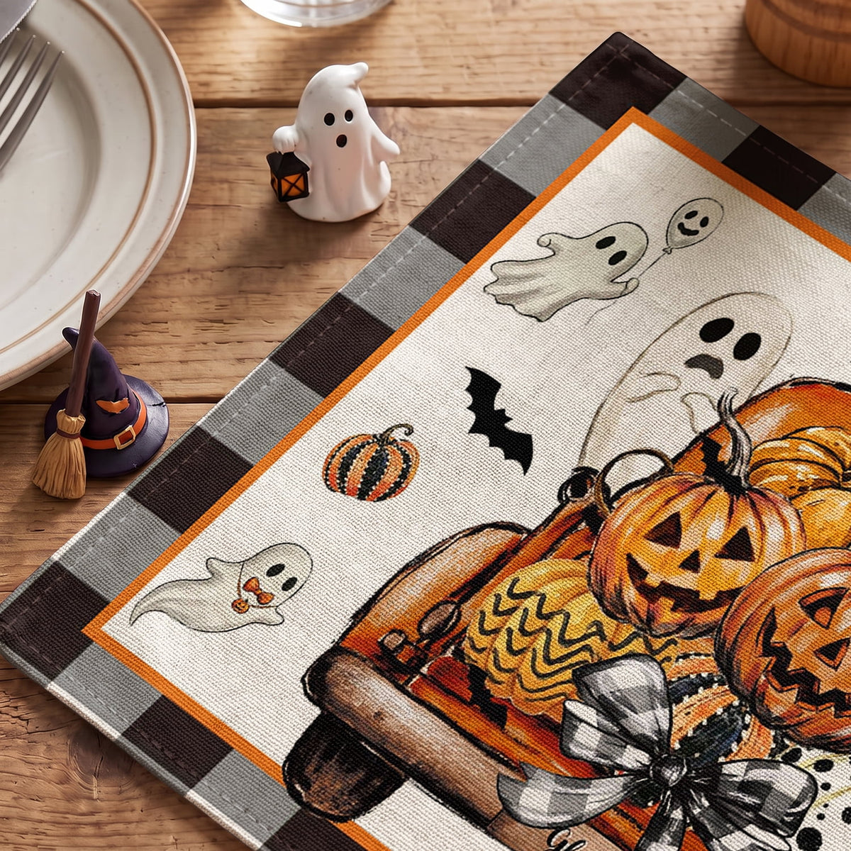 Smile Jack-O'-Lantern Spider Web Halloween Table Placemats Set of 4 Round 15 Inch Black