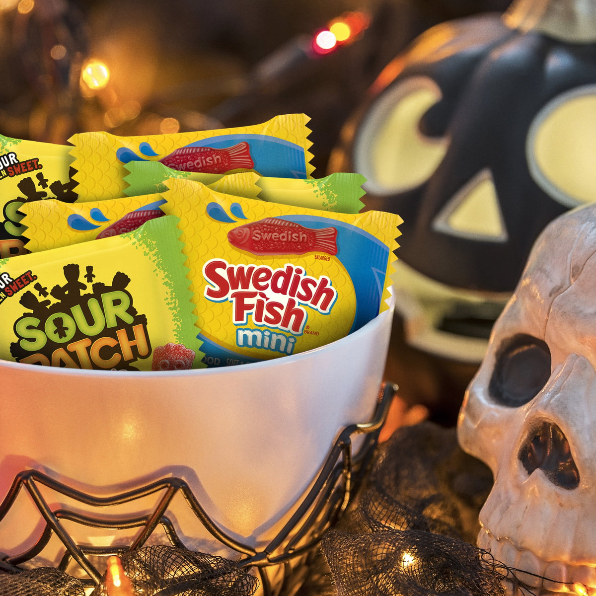 SOUR PATCH KIDS & SWEDISH FISH Mini Halloween Candy Variety Pack, 22 Trick or Treat Bags