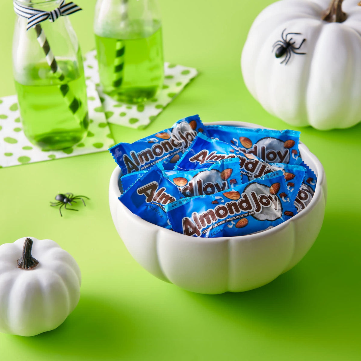 Almond Joy Coconut and Almond Chocolate Snack Size Halloween Candy, Bag 11.3 oz