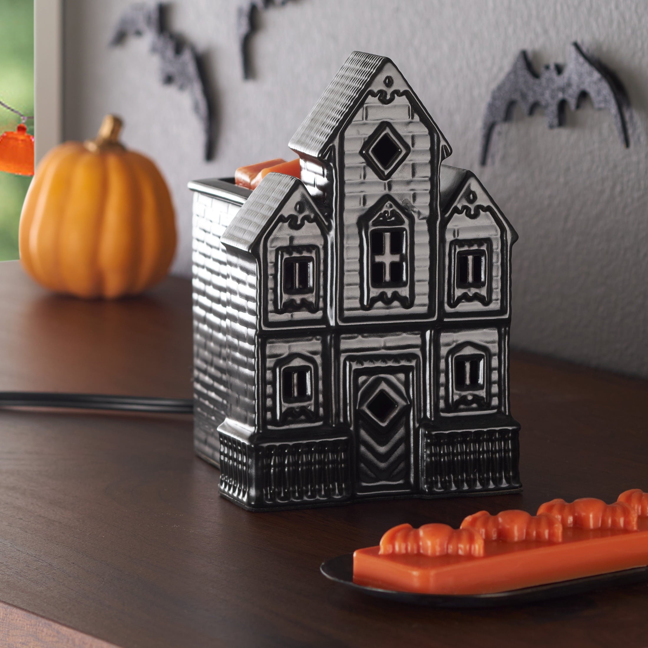 Better Homes & Gardens Halloween Ceramic Electric Plug-in Wax Melt Warmer with Farm Apple Pumpkin Wax Melts, Spooky Ghost