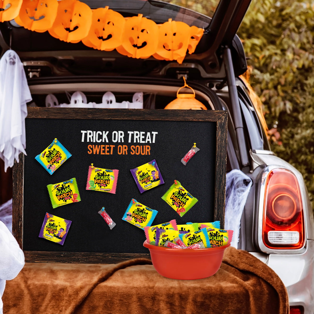SOUR PATCH KIDS Original & Watermelon Halloween Candy Variety Pack, 40 Trick or Treat Bags