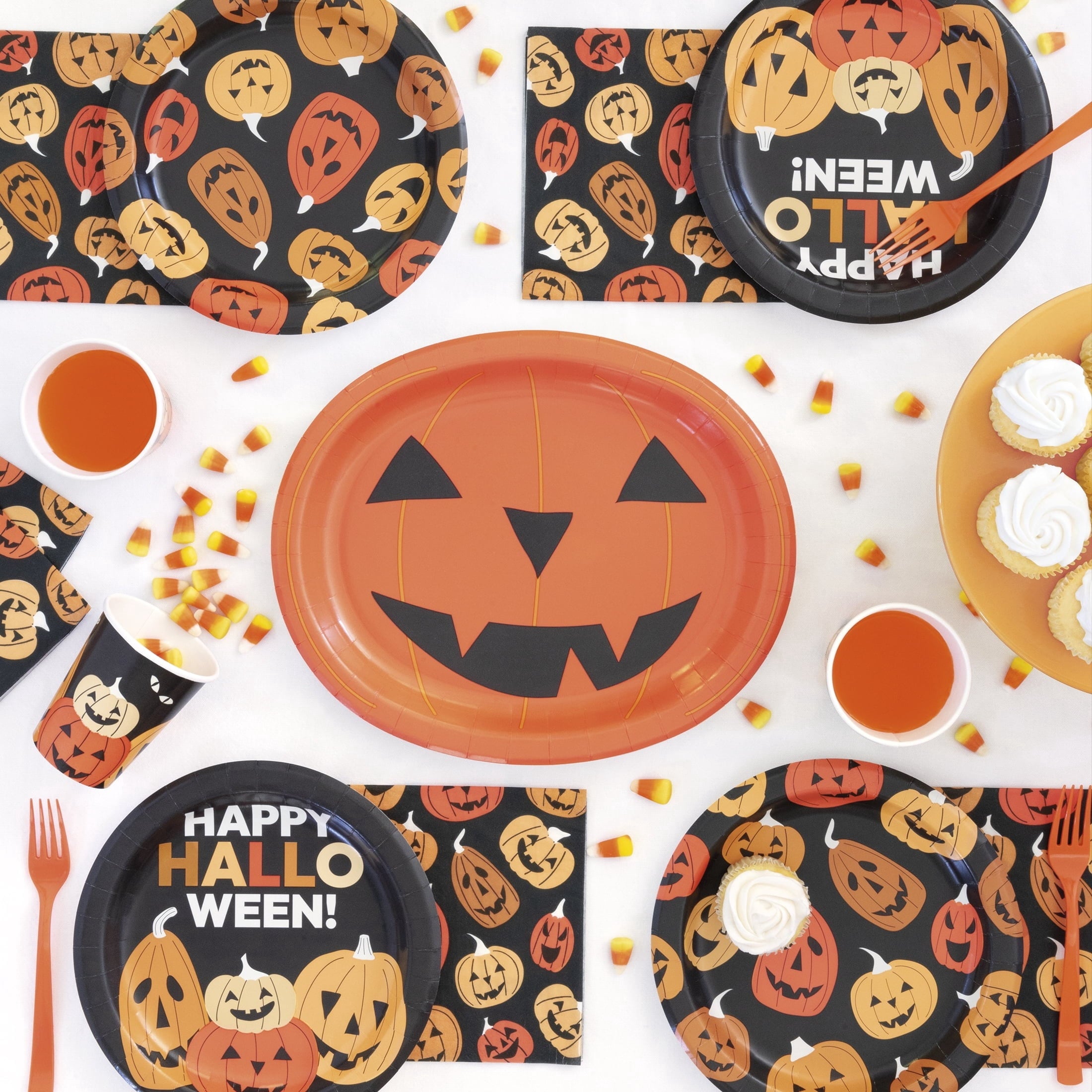 Jack-o'-Lantern Oval Disposable Paper Plates, Multicolor, 12" x 10", 8 Count, Halloween by Way To Celebrate