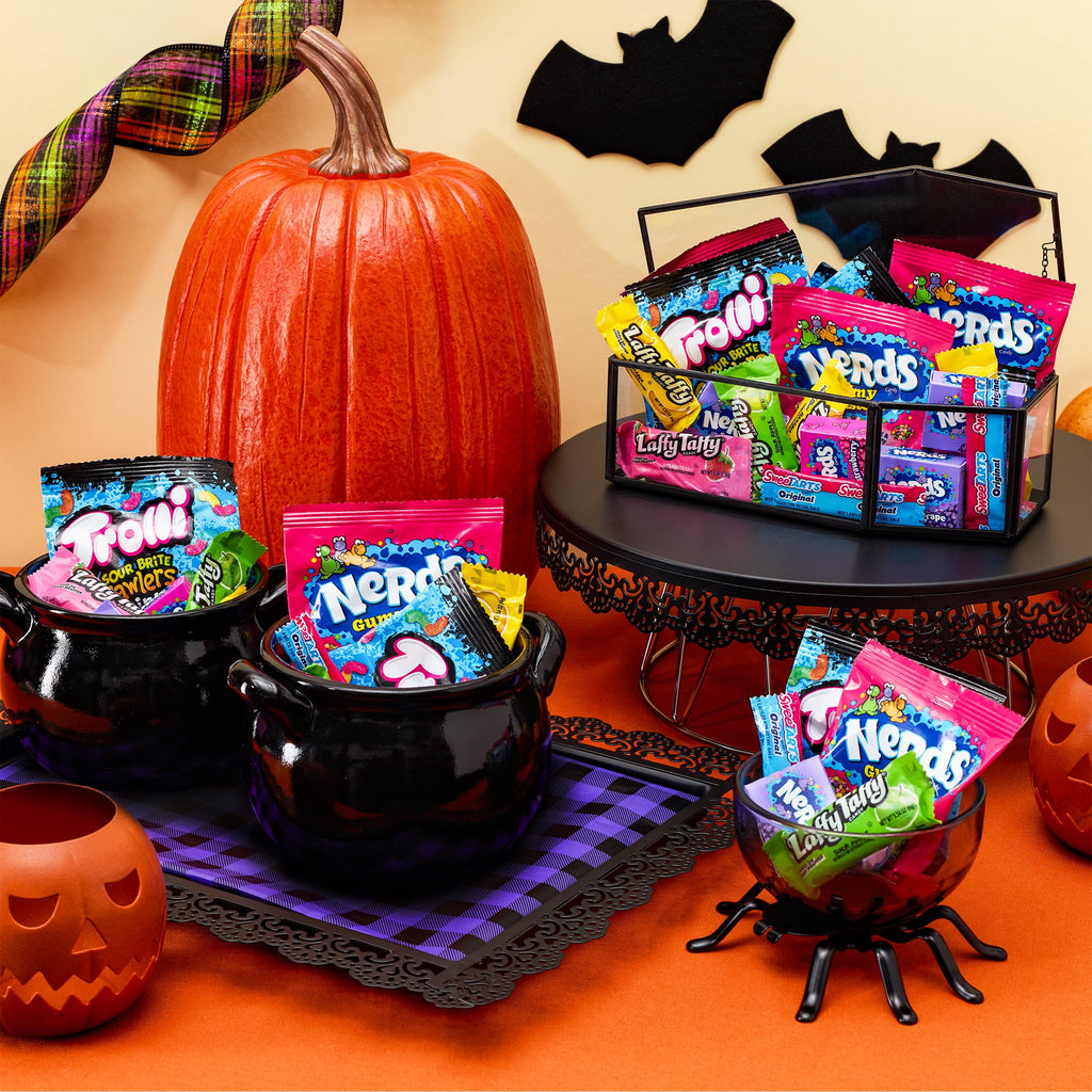 Nerds Core Winners Halloween Trick-or-Treat Variety Bag, NERDS Gummy Clusters, SweeTARTS, Trolli, Laffy Taffy, and NERDS Original, 30 Pieces, 10.64 Ounces