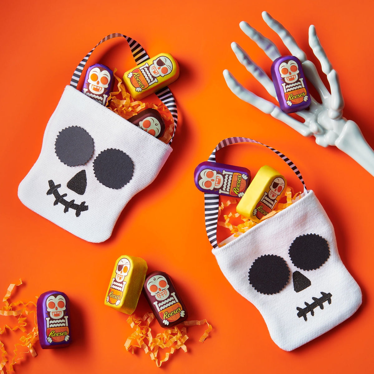 Reese's Chocolate Peanut Butter Creme Skeletons Halloween Candy, Bag 9.1 oz