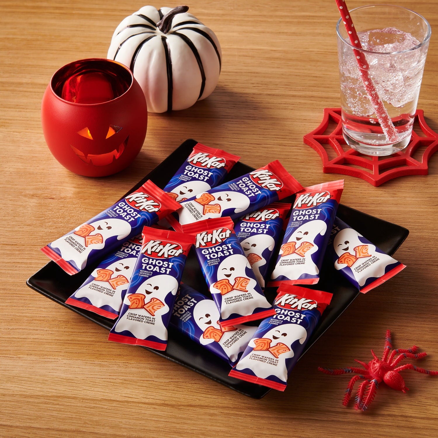 Kit Kat Ghost Toast Cinnamon Toast Flavored Creme Wafer Snack Size, Halloween Candy Bag, 9.8 oz