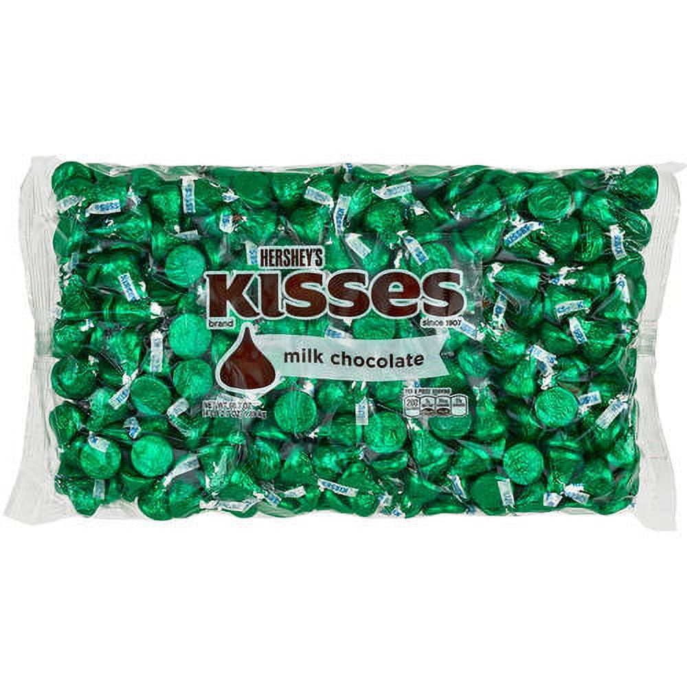 HERSHEY'S, KISSES Dark Green Foils Milk Chocolate Candy, Halloween, 66.67 oz, Bulk Bag (400 Pieces)