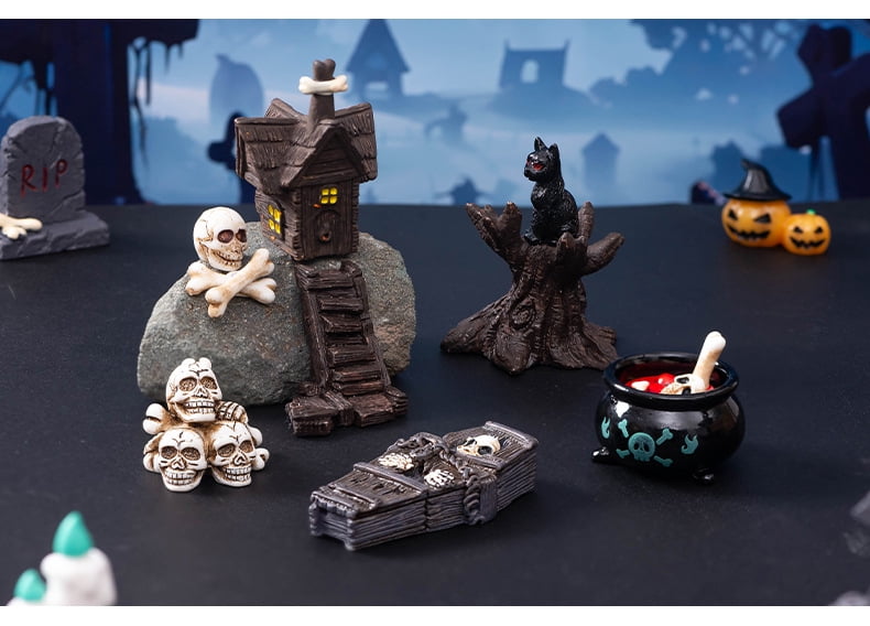 19pcs Halloween Mini Figurines, Creative Miniature Skull Heads Crow Tombstone Scene Ornaments Set, Halloween Village Collections Resin Crafts for Halloween Party Favors Tabletop Decor