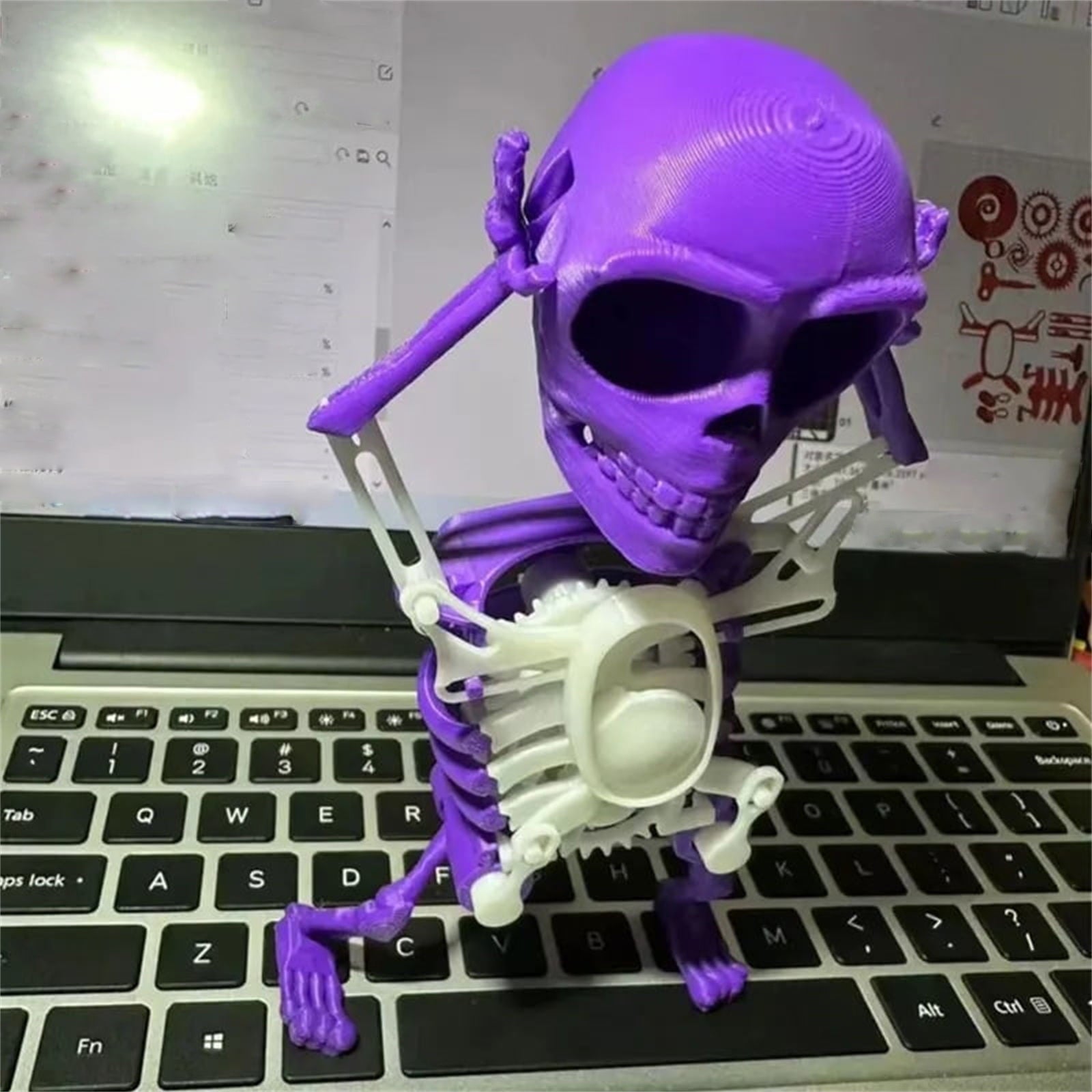 Skeleton Wind Up Toy - Dancing Swinging Mechanical Figure, Clockwork Animated Halloween Decoration, BPA-Free Plastic No Battery Needed Kids Room Decor