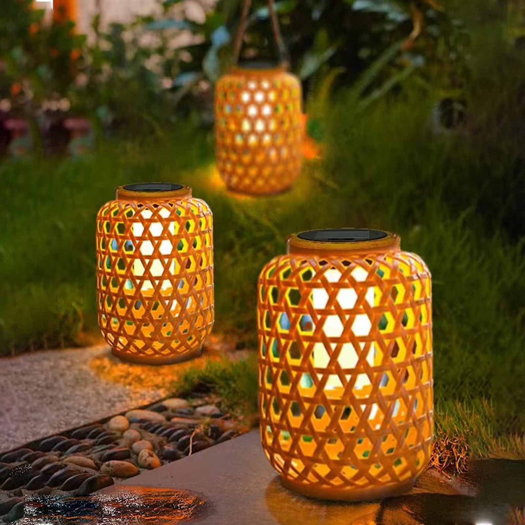 Solar Lanterns Outdoor Hanging Lights, IP65 Waterproof LED Solar Garden Light, Vintage Hollow Design, Automatic On/Off, Perfect for Patio, Garden, Porch and Yard Decoration