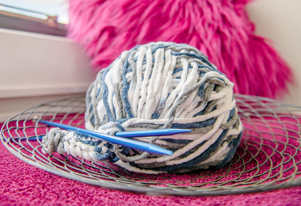 Mainstays Cozy Chenille Yarn, 220 yd, Arctic White, 100% Polyester, Bulky