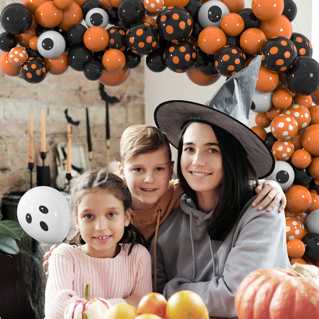 134Pcs Halloween Balloons Garland Kit, Black Orange Balloons Spider Balloons, Long Balloons, 3D Bat Sticker for Halloween Theme Party Background Classroom Decorations