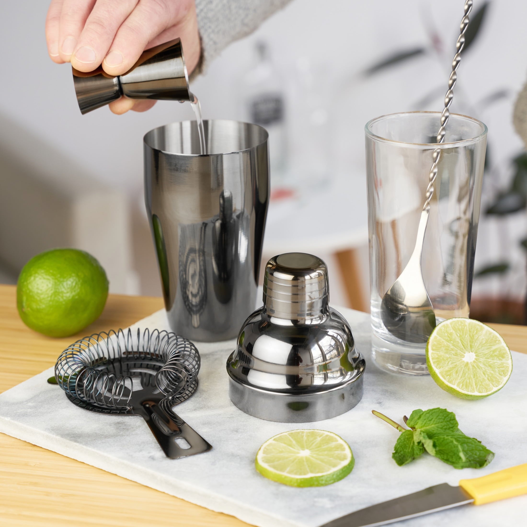 True 4 Piece Black Stainless Steel Barware Set - Cocktail Shaker & Accessories