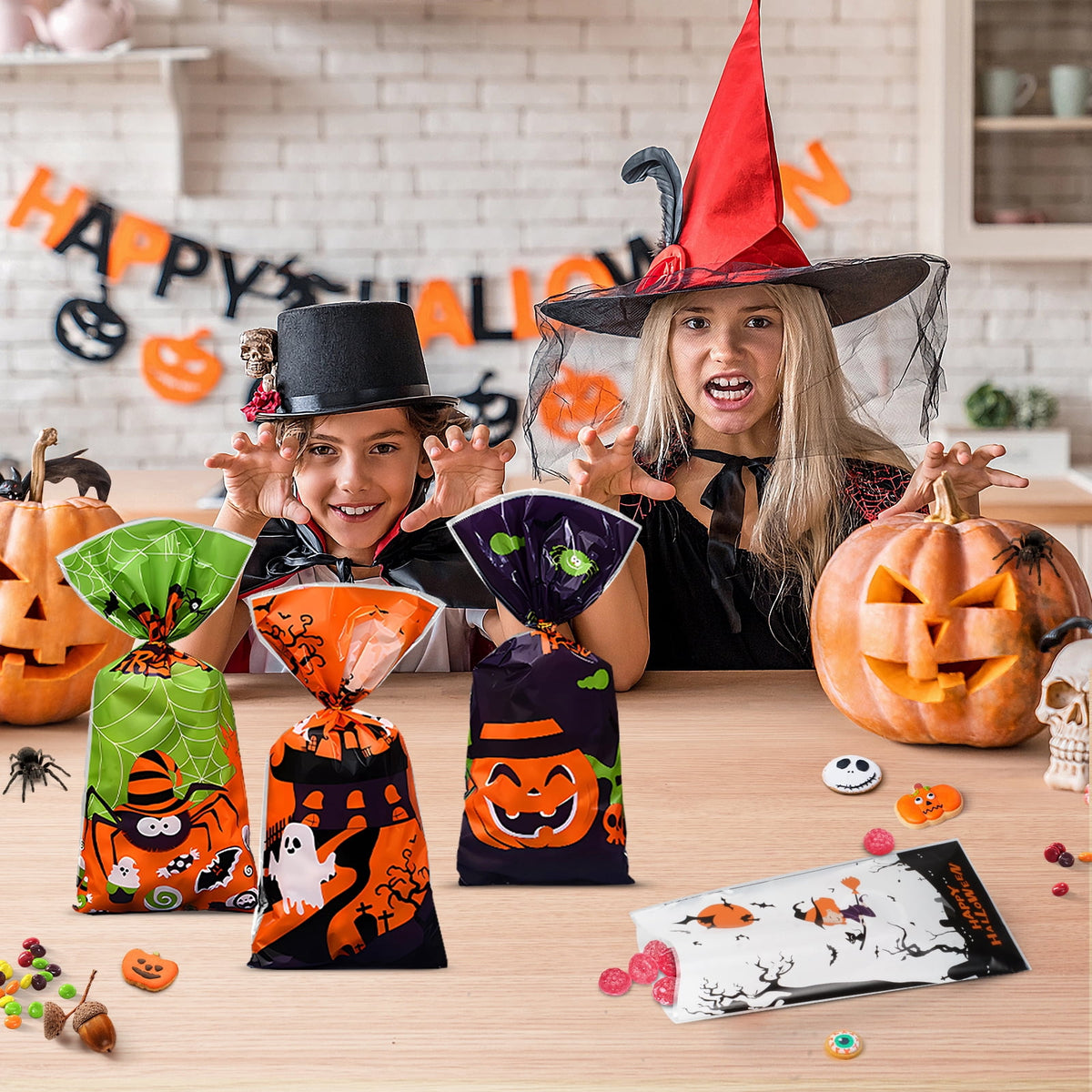 Qoosea 200 Pcs Halloween Treat Bags Halloween Cellophane Candy Bags Spider Web Bat Ghost Pumpkin Gift Bags with 200 Twist Ties Kids Party Candy Bags for Halloween Party Supplies