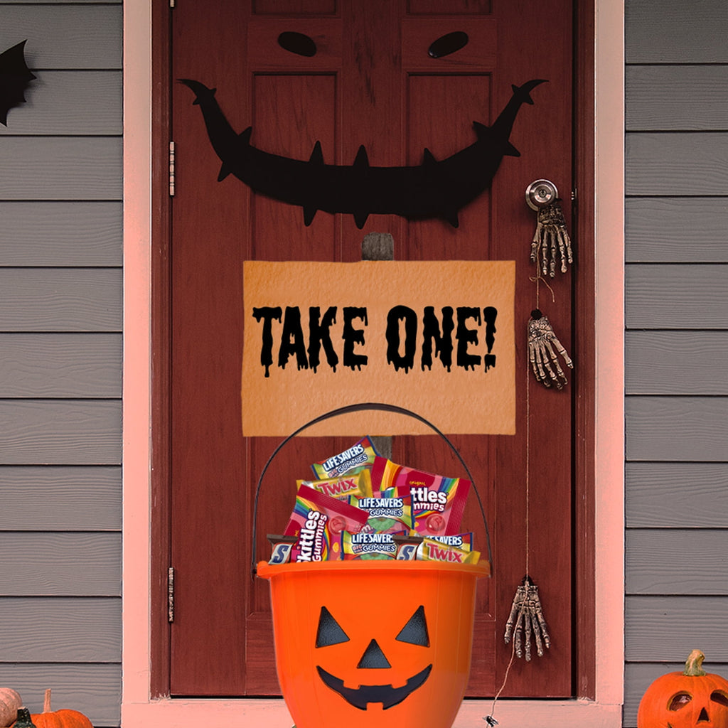 Snickers, Skittles Gummies & More Halloween Candy Variety Pack - 205 Ct Bulk Bag