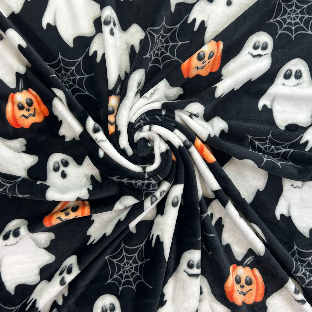 Serafina Home Halloween Throw Blanket: Fuzzy Boo! Jack O'Lantern Spider Webs Skull and Black Cats Print on Velvet Fleece for Sofa Bed Couch Chair Dorm