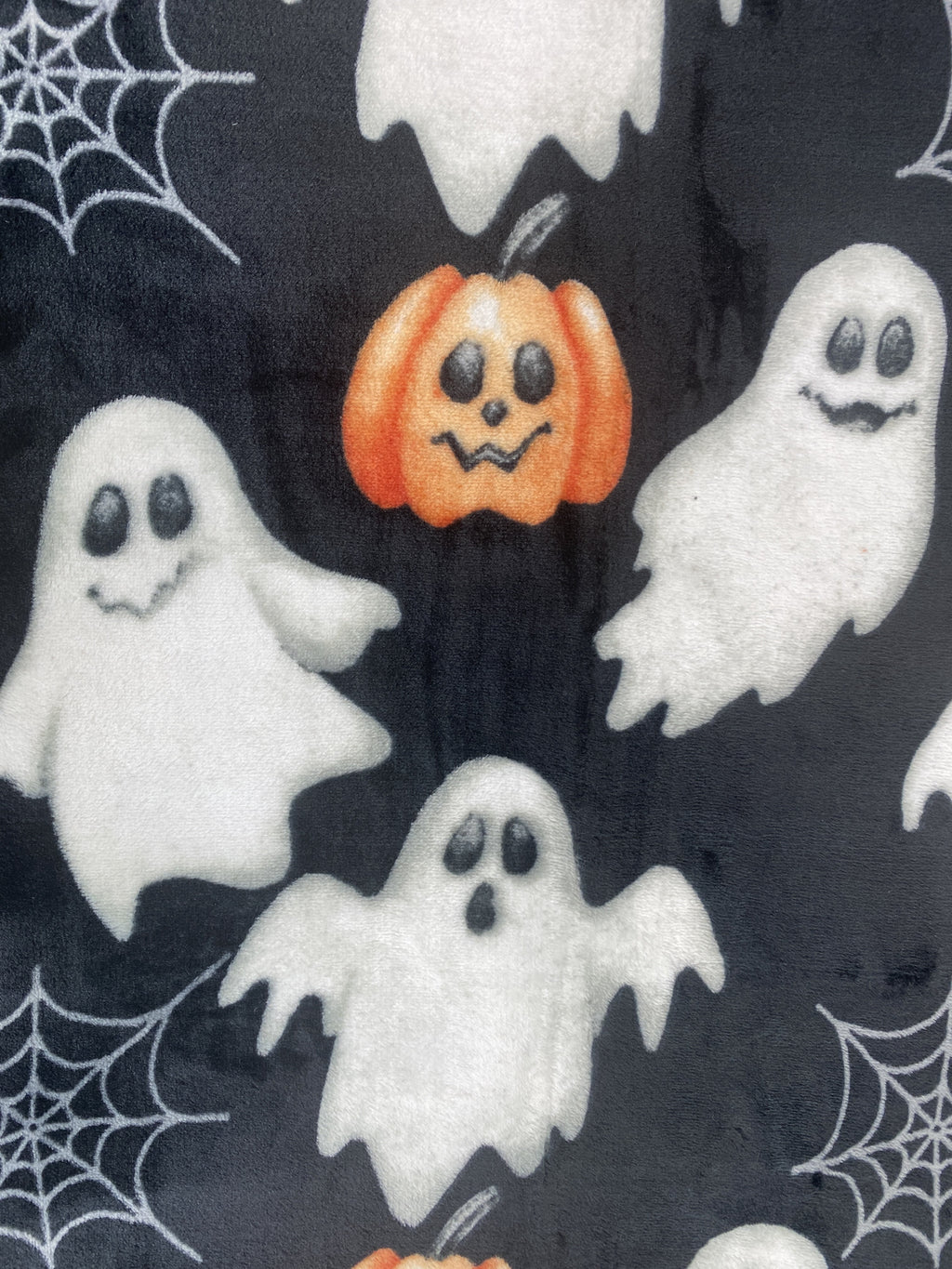 Serafina Home Halloween Throw Blanket: Fuzzy Boo! Jack O'Lantern Spider Webs Skull and Black Cats Print on Velvet Fleece for Sofa Bed Couch Chair Dorm