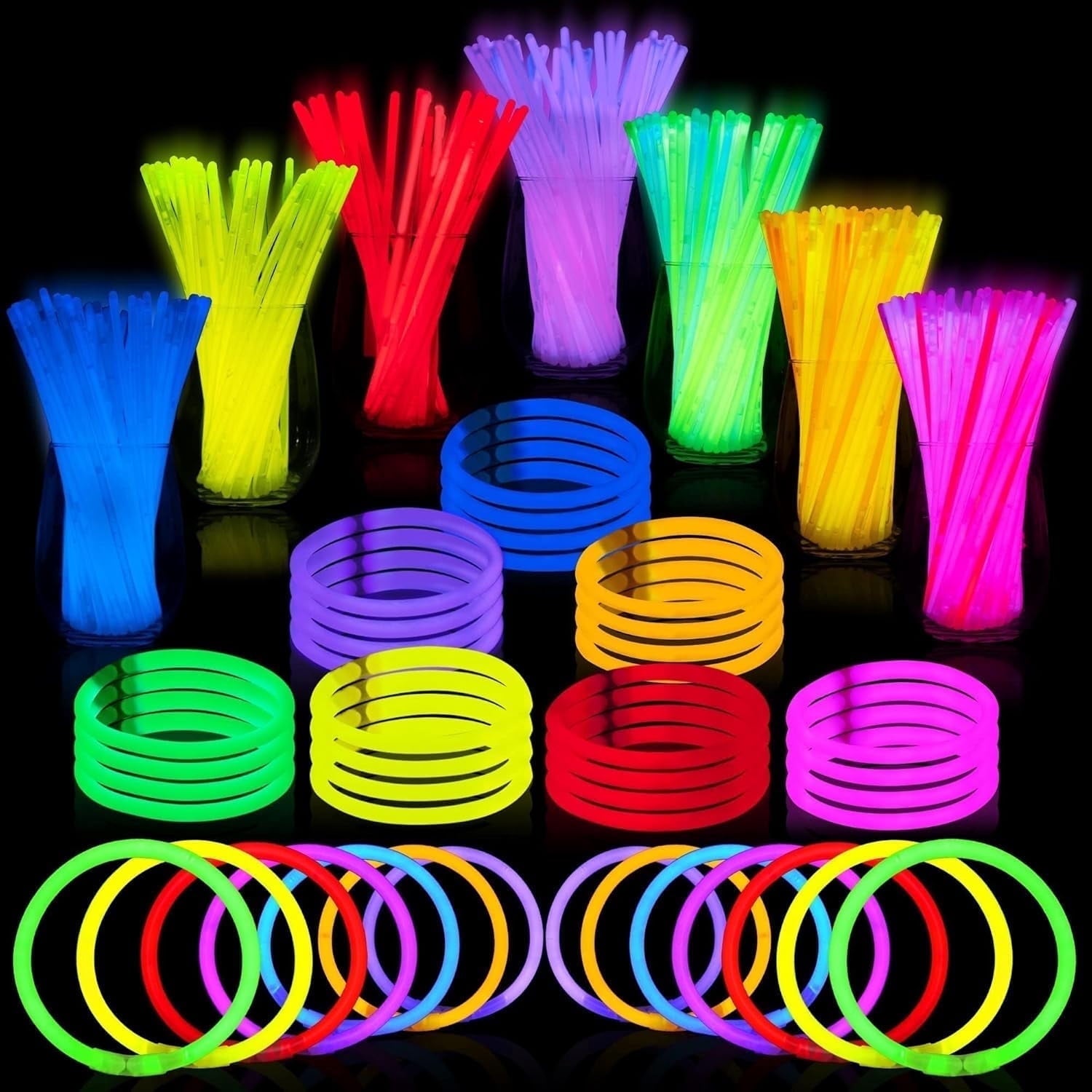 Ayieyill 200pcs Glow Sticks Bulk Party Pack 8" Halloween Glow Sticks for Kids Glow in The Dark Party Supplies