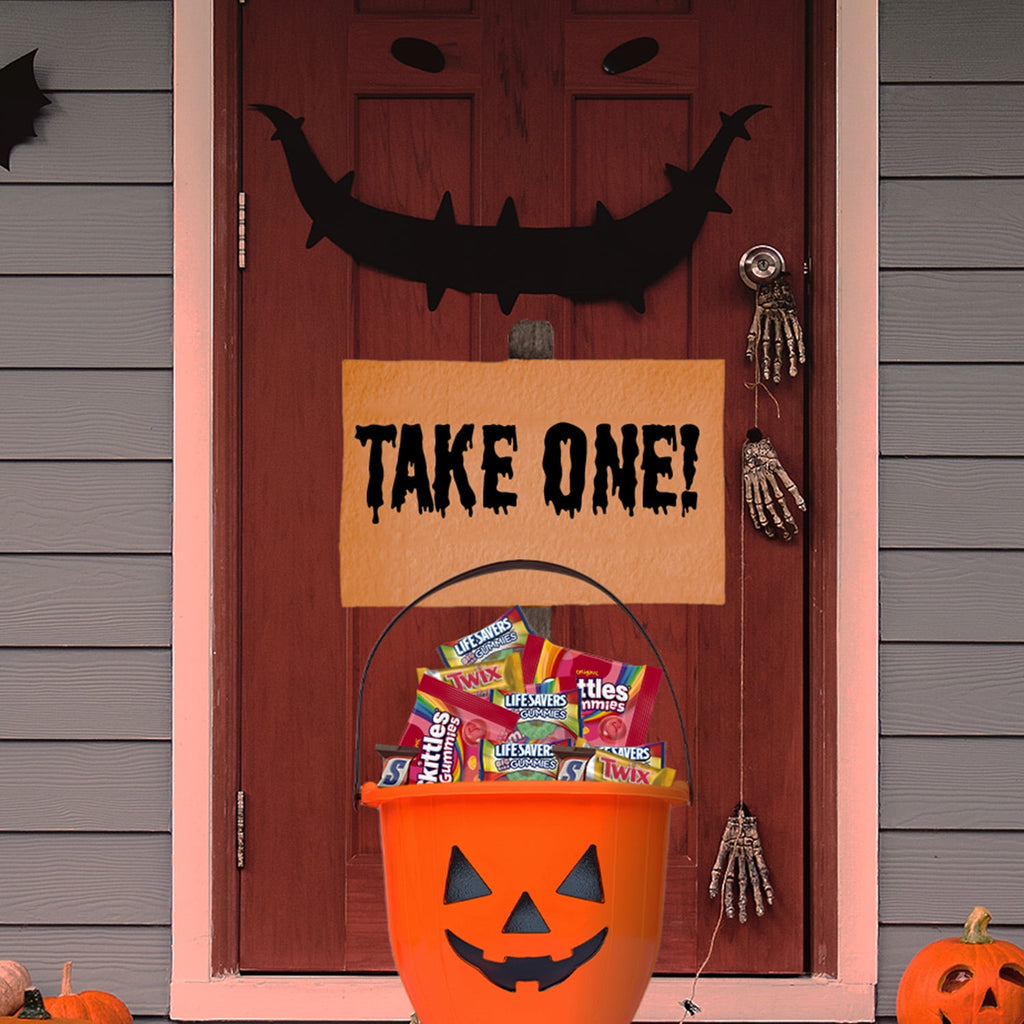 Snickers, Skittles Gummies & More Halloween Candy Variety Pack - 205 Ct Bulk Bag