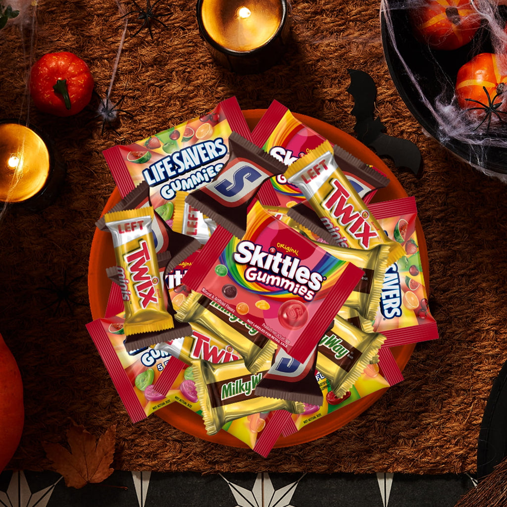 Snickers, Skittles Gummies & More Halloween Candy Variety Pack - 205 Ct Bulk Bag