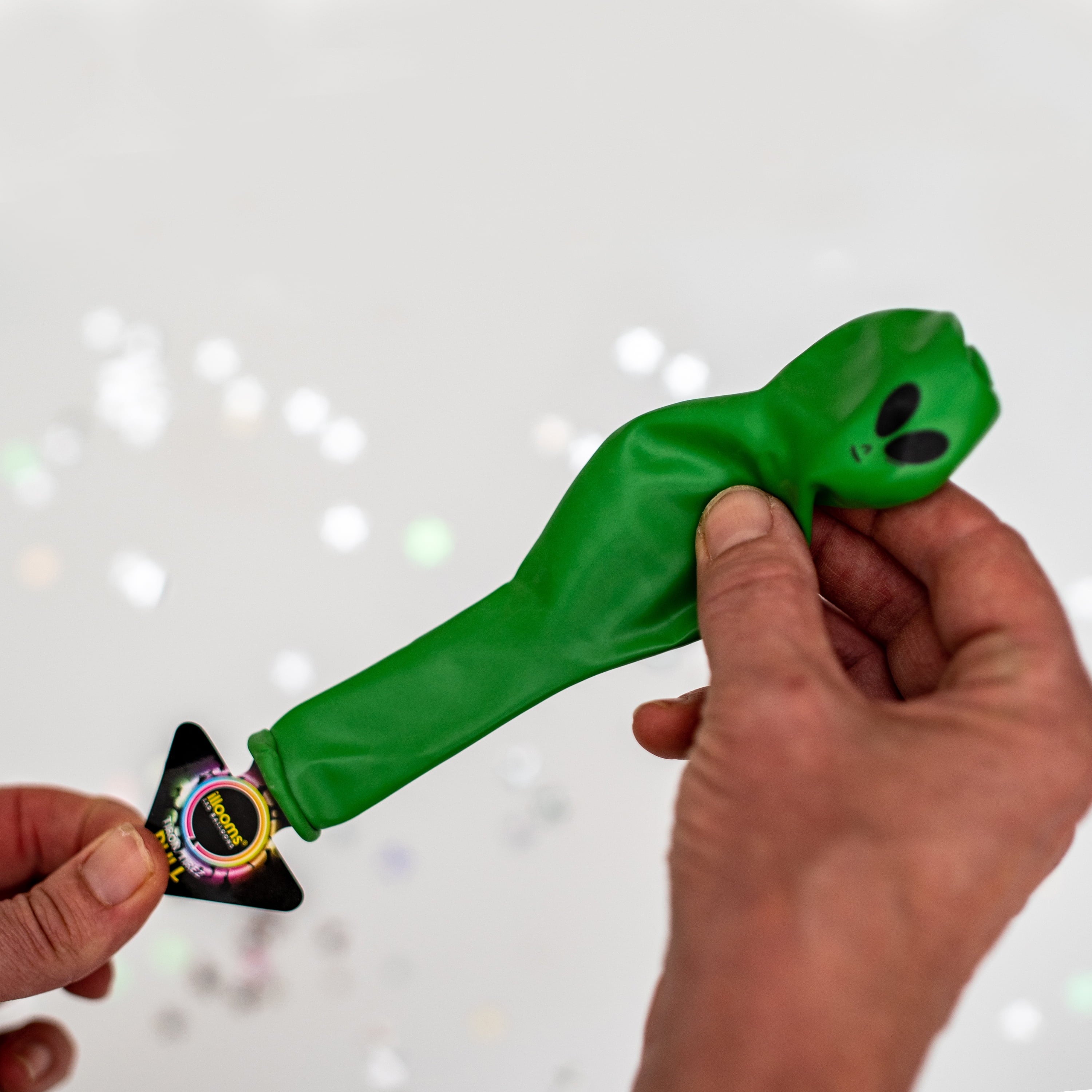 illooms LED Light-Up Latex Alien Party Balloons, Green, 5 pack