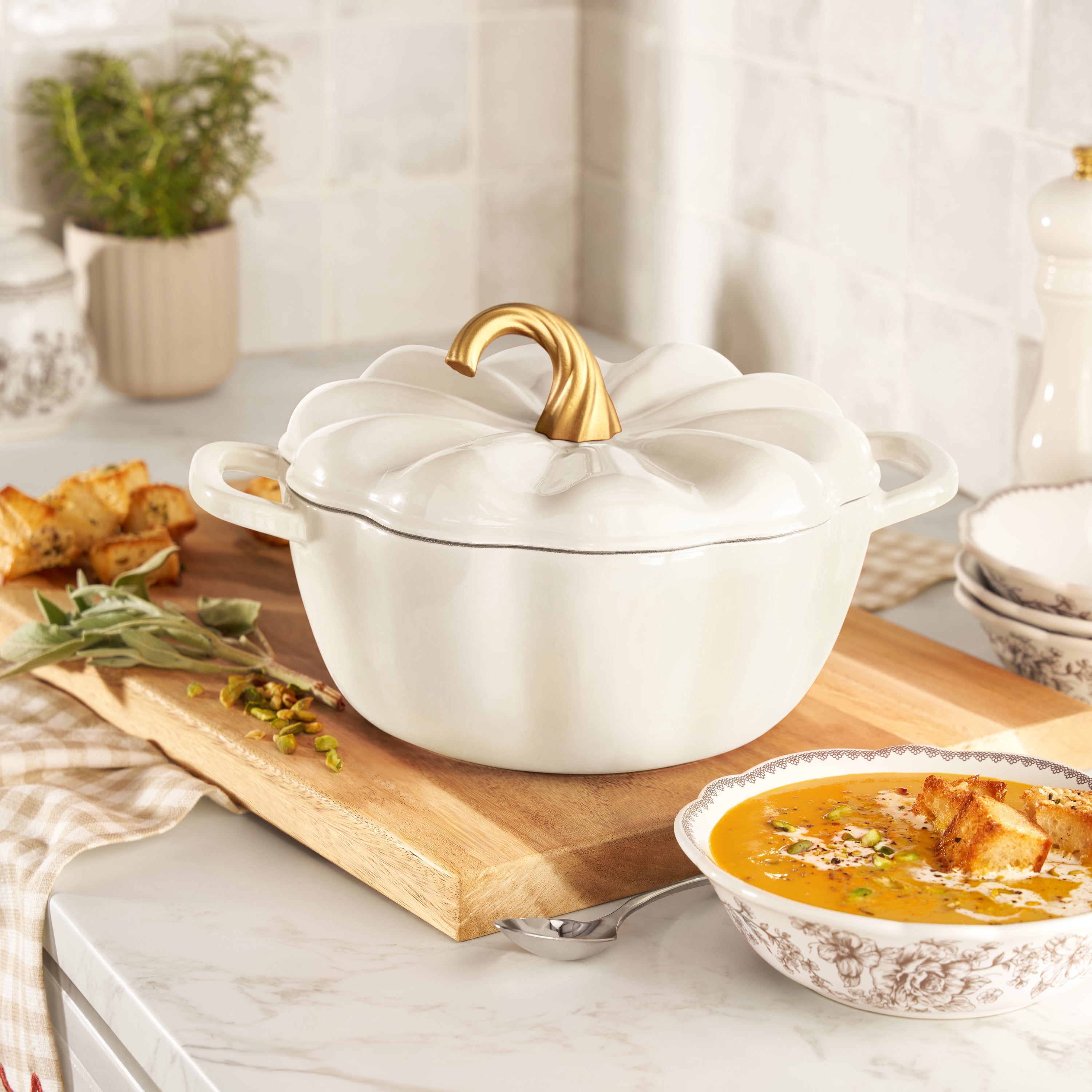 The Pioneer Woman 3.5-Quart Pumpkin Enameled Cast Iron Dutch Oven, Linen