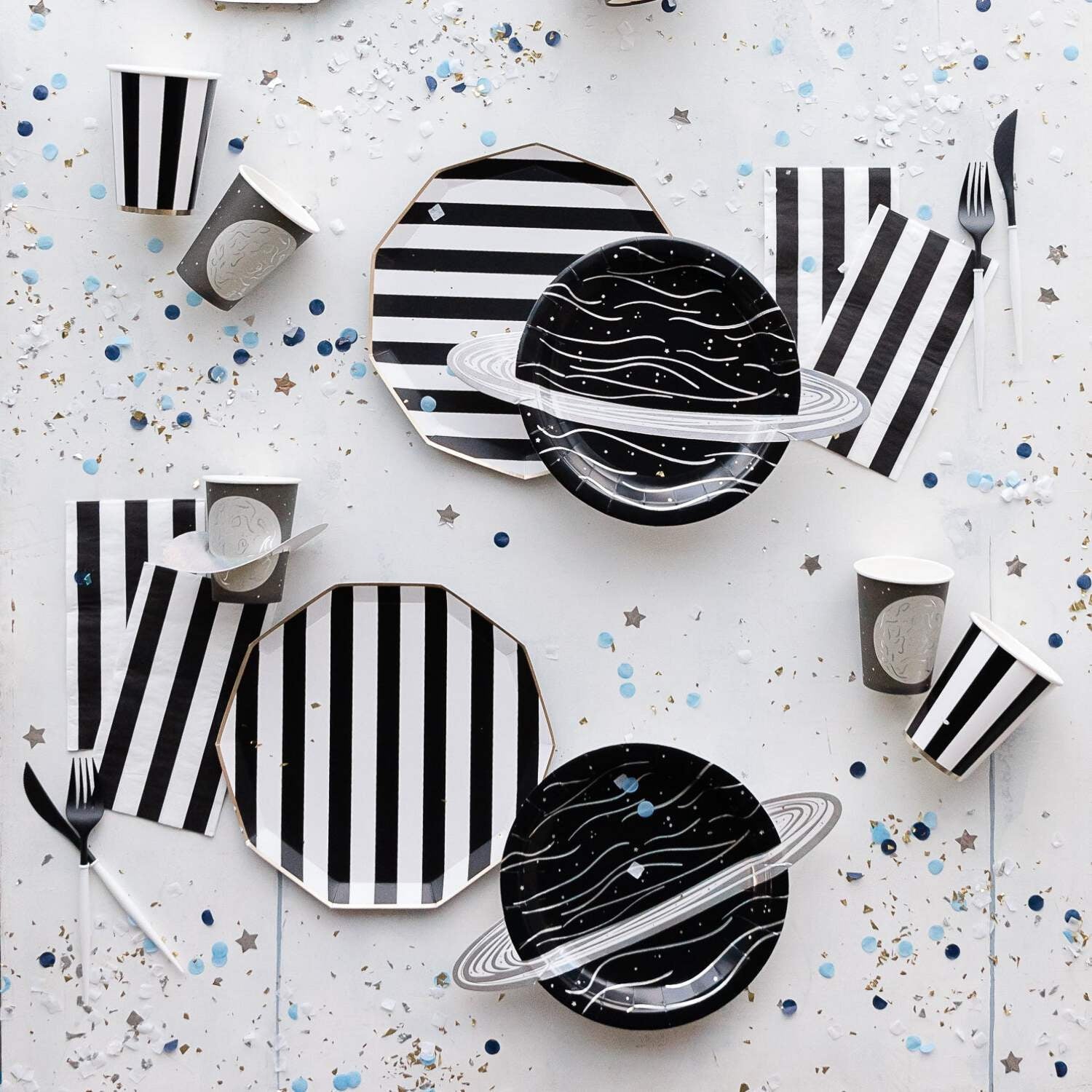 Bonjour Fête Black Stripe Paper Party Cups, Disposable Party Supplies, 8 Count, 12 Oz, Birthday, Halloween, New Years Eve