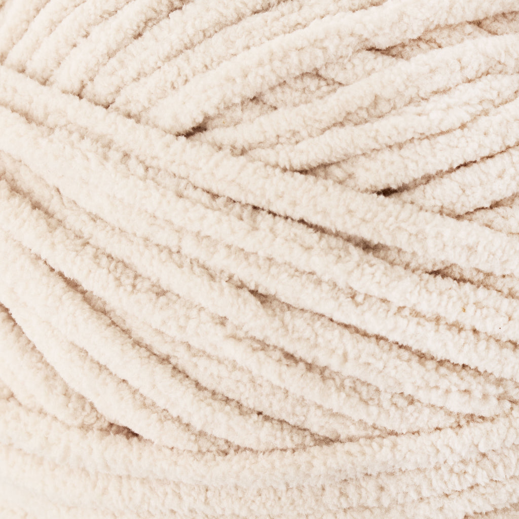 Mainstays Cozy Chenille Yarn, 220 yd, Arctic White, 100% Polyester, Bulky