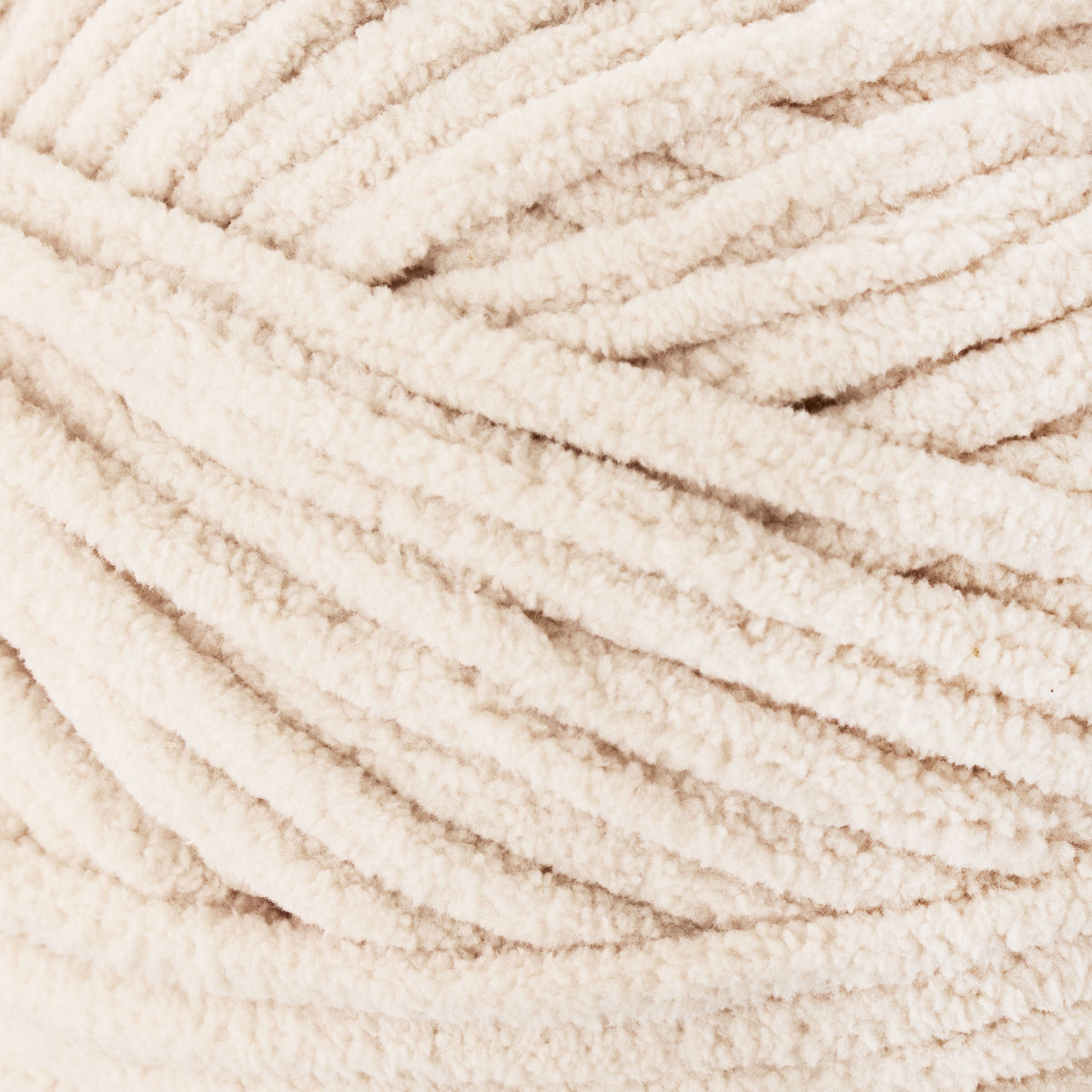 Mainstays Cozy Chenille Yarn, 220 yd, Arctic White, 100% Polyester, Bulky